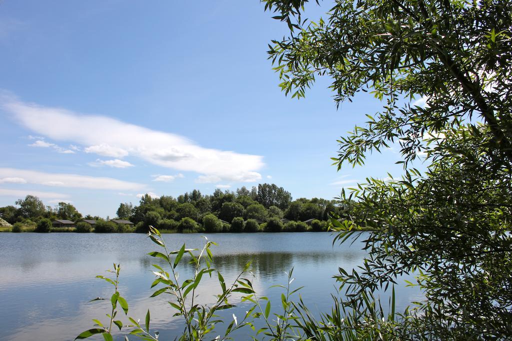 Lake Pochard Holiday Lodges Южен Сърни Стая снимка